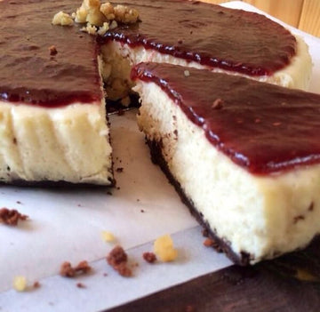 CHEESECAKE CREMOSO DE CHOCOLATE BLANCO (8 porciones)